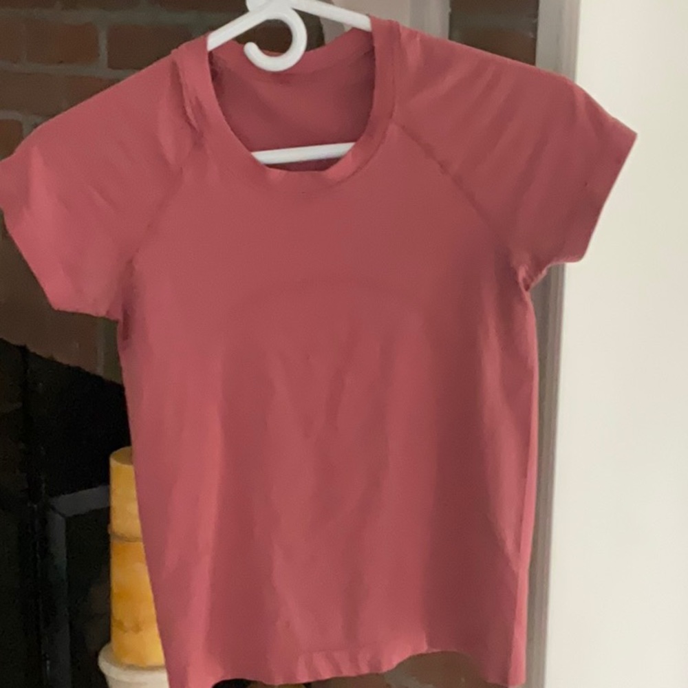 Lululemon T-shirt size 4